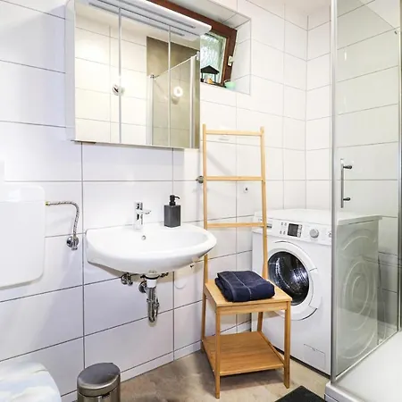 펜션 Modernes Mit Garten *