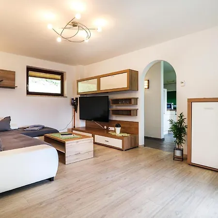 Modernes Mit Garten Tatil Evi